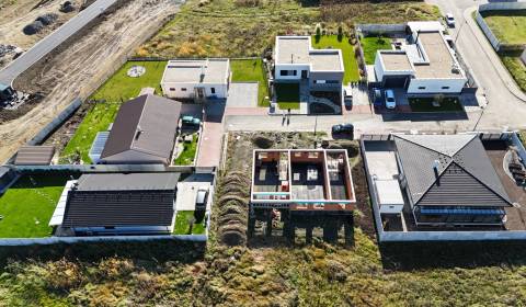 Samostatný rodinný dom s garážou na pozemku 600m2 - Vinosady, Pezinok