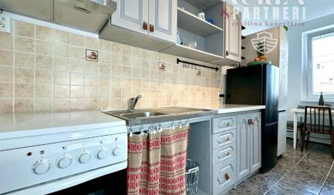 PRENÁJOM 3-IZB  byt iba na skok do centra Nové Zámky T.Vansovej ulica