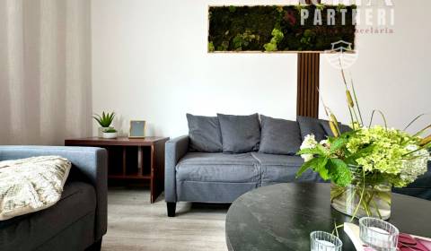 PRENÁJOM 3-IZB  byt iba na skok do centra Nové Zámky T.Vansovej ulica