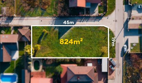 STAVEBNÝ POZEMOK 824 m2 - VINOSADY, OKRES PEZINOK