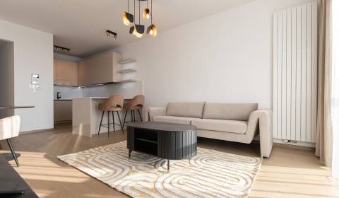 Slnečný priestranný 2i byt,  EUROVEA TOWER