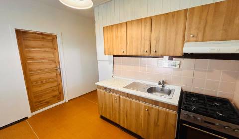 Prenájom 3 izbového bytu na Sídlisku JUH v NZ