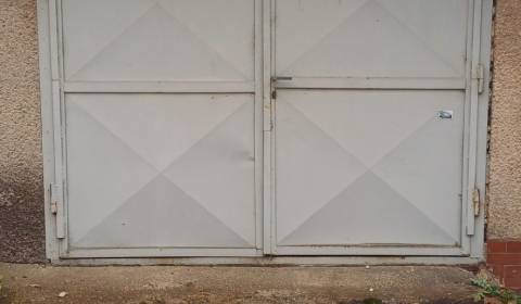 Garáž na sídlisku Podrákoš