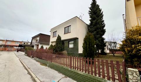 5 izbový rodinný dom - TOPOĽČANY