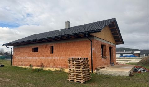 Praktický 4-izbový bungalov v novovybudovanej lokalite- Horovce