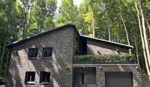 PREDAJ 8 IZB.REKREAČNEJ CHATY - VILY V MODRE HARMÓNII