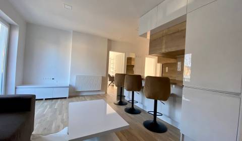 MH281-Na predaj luxusný 3izbový byt v Komárne!