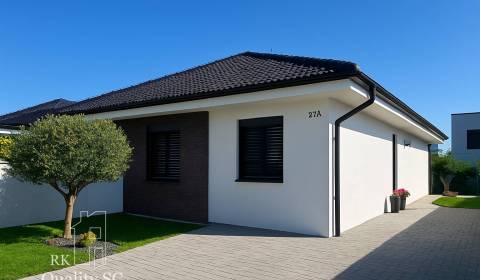 Okr. Senec - MILOSLAVOV - NA PREDAJ 3 izbový byt v rodinnom dome so zá