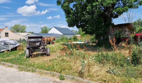 SENEC – PREDÁME  stavebný pozemok  o rozlohe 35 á na Nitrianskej ulici