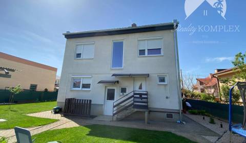 Vám ponúka EXKLUZÍVNE na predaj priestranný pos