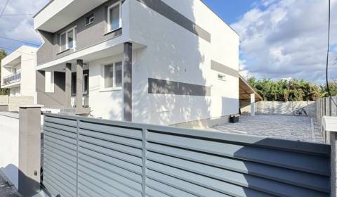 IBA U NÁS !!! ponúka na PREDAJ luxusný nadštan