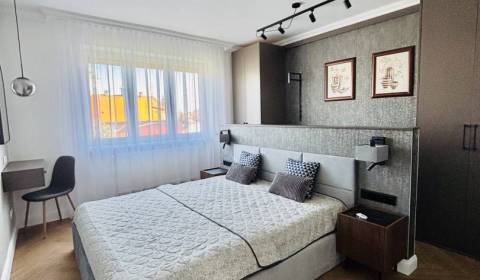 Vám ponúka na prenájom úplne rekonštruovaný, m