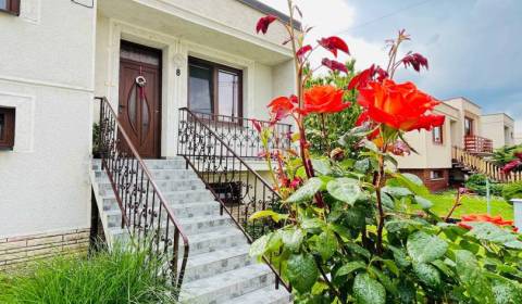 Vám ponúka EXKLUZÍVNE na predaj priestranný pos