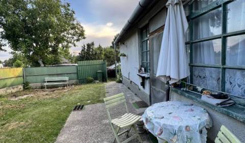 Na PREDAJ menší rodinný dom na veľkom pozemku v tichom prostredí v Mar