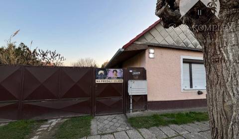 Vám exkluzívne ponúka útulný rodinný dom v obci