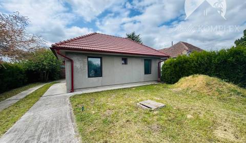 Vám ponúka na predaj rodinný dom  v obci Bátor