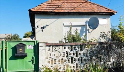 EXKLUZÍVNE – vám ponúka na predaj malý rodinný 