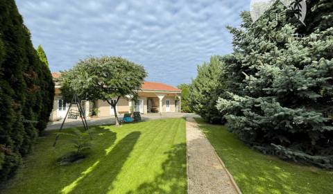 Vám ponúka apartmánový dom vo Veľkom Mederi