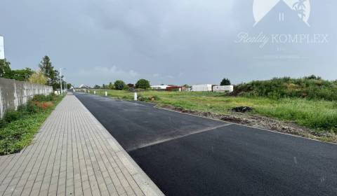 Vám ponúka na PREDAJ 9 lukratívnych pozemkov v 