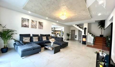 Ponúka na PREDAJ kvalitnú 4 izbovú NOVOSTAVBU v