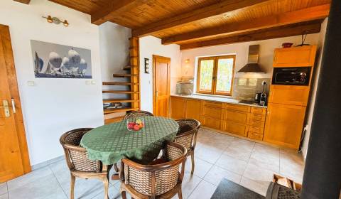 3-izbová rekreačná chata 61 m², privátna rekreačná zóna Jazero Vojka