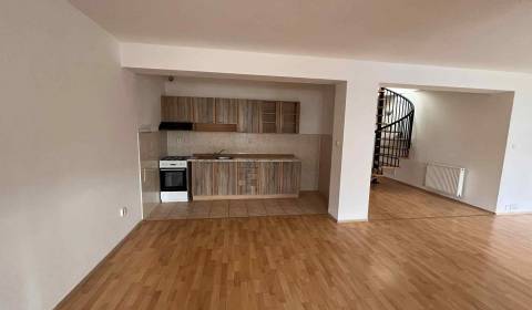 Luxusný 4-izbový mezonet priamo v centre Čadce 