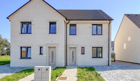 5-izbový dom s predzáhradkou pre rodiny v pokojnej zóne