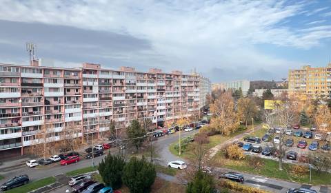 FURČA - KROSNIANSKA - 3 izbový byt pražský typ, 70 m2 + loggia