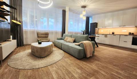 - PRENÁJOM - 2-IBZOVÝ BYT - 53 m2 - DOLNÁ ULICA - STARÉ MESTO