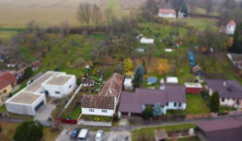 RODINNÝ DOM, POZEMOK 1268m2, SENICA - KUNOV