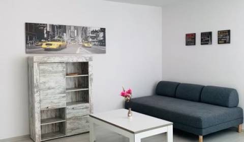 Na predaj 2-i byt s terasou pri Bratislavskom hrade