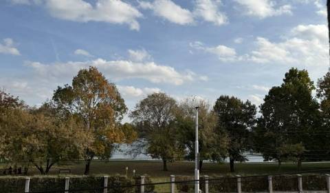 Novinka: Priestranný svetlý byt s balkónmi pri Kuchajde. Vajnorská