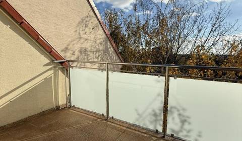 Novinka: Moderný  4-izb. mezonetový byt s balkónom a terasou. Muškát