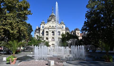 Staré Mesto-ul. Hlavná, 2 izb. tehlový pavlačový byt, 61 m2.ZARIADENÝ