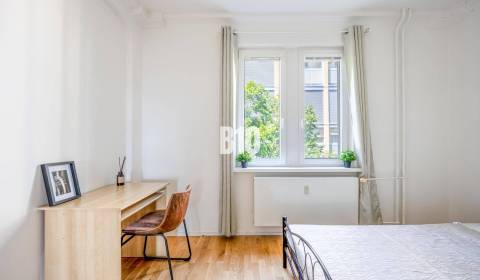 Zrekonštruovaný 4-izbový byt na Martinčekovej ulici