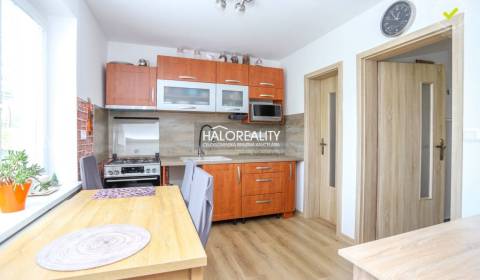 Predaj, rodinný dom Považská Bystrica, Centrum - ZNÍ...