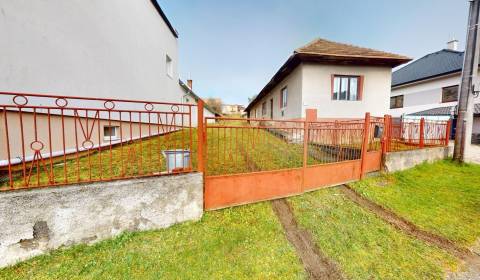 ZNÍŽENÁ CENA !!! (504 m²) DOMČEK V OBCI JAMNÍK