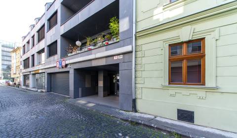 Parkovacie státie na prenájom v novostavbe WEINHAUER