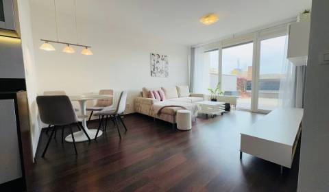 Na predaj nádherný, slnečný 2-izbový byt v Pezinku