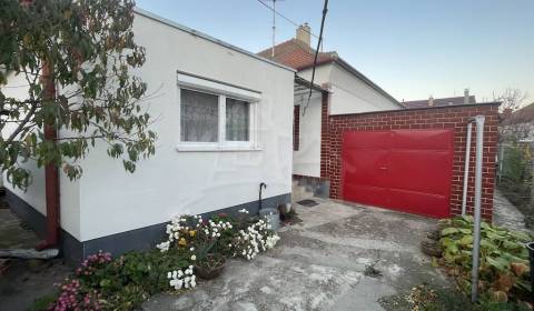 Štvorizbový rodinný dom vo vyhľadávanej lokalite Nových Zámkov