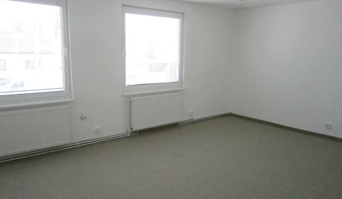 Prenájom kancelárskych priestorov-31m2, Vrbovská Cesta, Piešťany