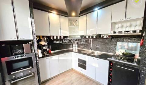 Predaj, trojizbový byt Bratislava Petržalka, Medveďovej