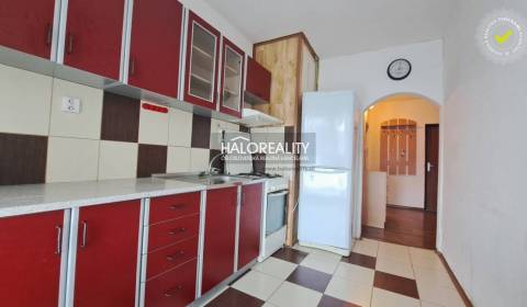 REZERVOVANÉ - Predaj, trojizbový byt Žiar nad Hronom...