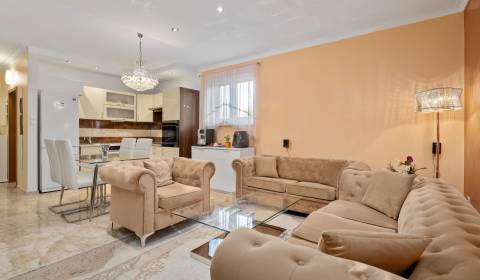 - PREDAJ - 3 IZBOVÝ BYT MOŽNÝ PREROBIŤ NA 4 IZB - KALINKOVO