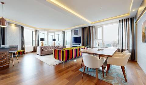 RIVERS | Exkluzívny byt s výhľadom na hrad, s dvomi spálňami a kúpeľňa