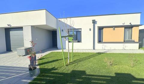 Predaj 4i RD, garáž, zimná záhrada, pozemok 513 m2, Mosonmagyaróvár