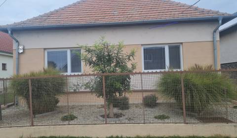 Predám rodinný dom Komjatice