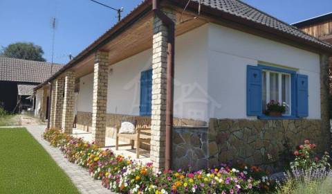 Pokoj, príroda a kúsok raja na juhu – dom alebo chalupa v obci Ľuboreč