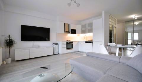 Predaj 1 izbový slnečný byt - 39 m², v Hamuliakove.