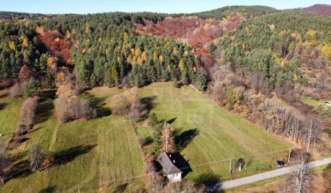 Domček so záhradou na polo-samote uprostred nádhernej prírody